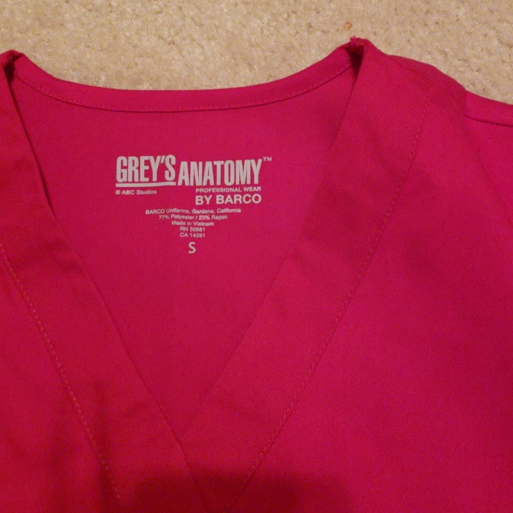 Deep red scrub top - Picture 2 of 2